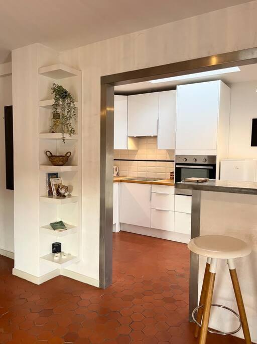 Appartement A Pied Du Centre Avec Place De Parking Arles Exterior foto