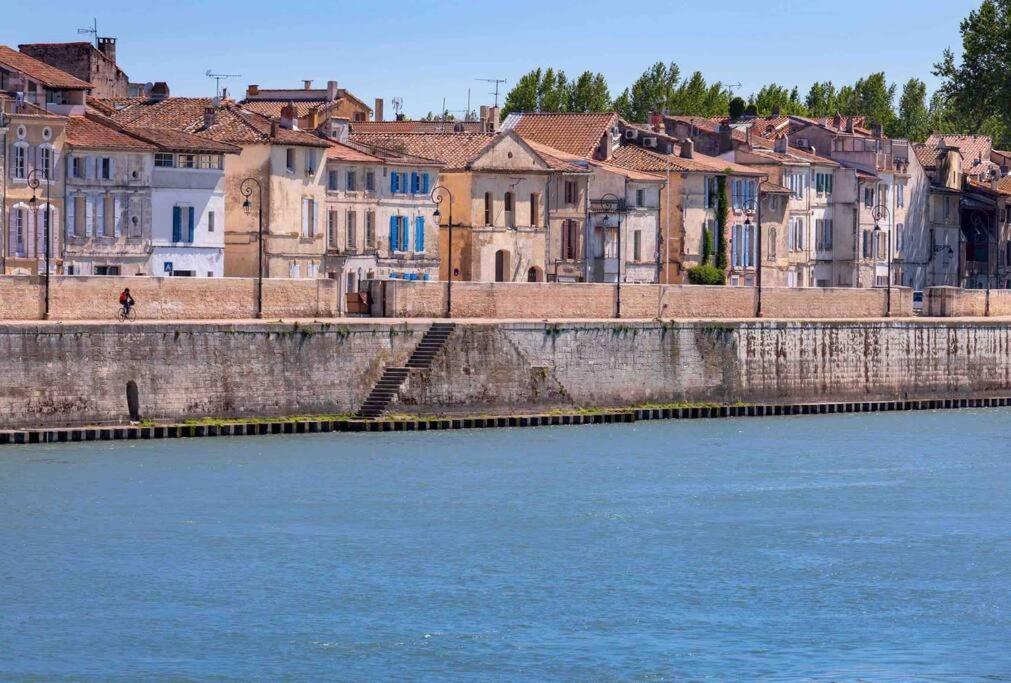 Appartement A Pied Du Centre Avec Place De Parking Arles Exterior foto